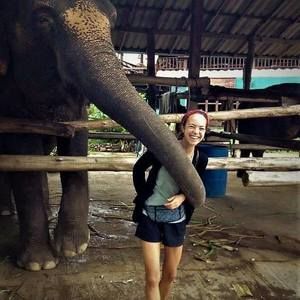 Meet your Posher, Abbey